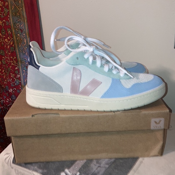 Vera V-10 tennis shoes BRAND NEW - Picture 4 of 8